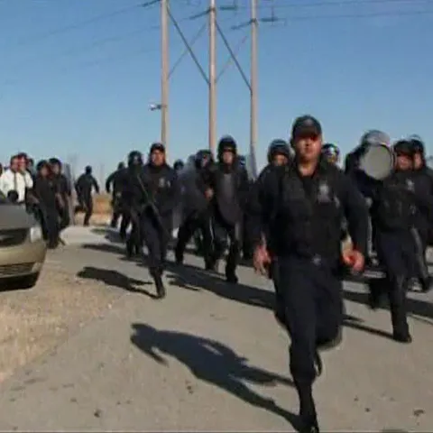 Cel puţin 18 deţinuţi şi 2 poliţişti mexicani au fost ucişi într-o revoltă 
