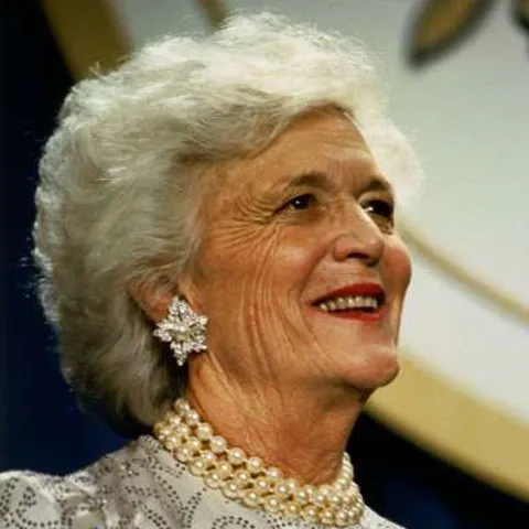 Fosta primă doamnă a Statelor Unite Barbara Bush a fost operată pe cord deschis