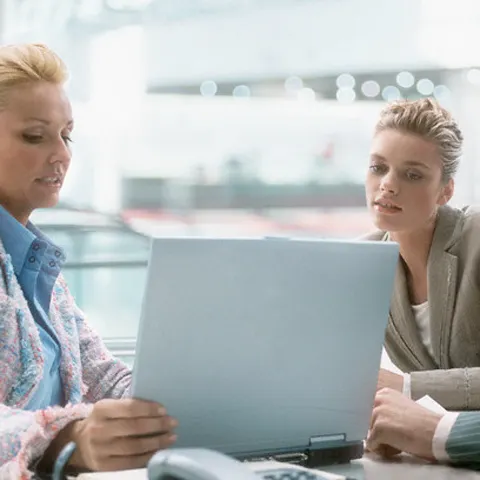 Piaţa consultanţei financiare va avea o evoluţie bună în perioada crizei