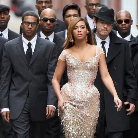Şoldurile lui Beyonce se lăţesc pe zi ce trece