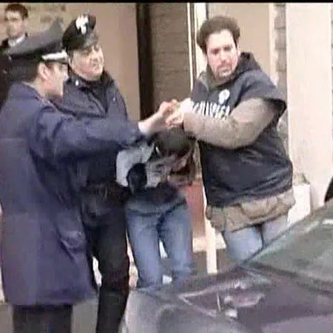 Instanţa va decide astăzi dacă cei doi români acuzaţi de viol vor fi eliberaţi