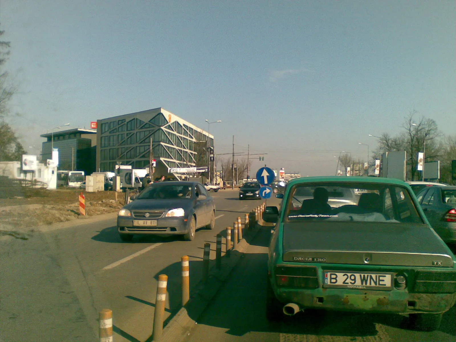 Semne de circulaţie contradictorii