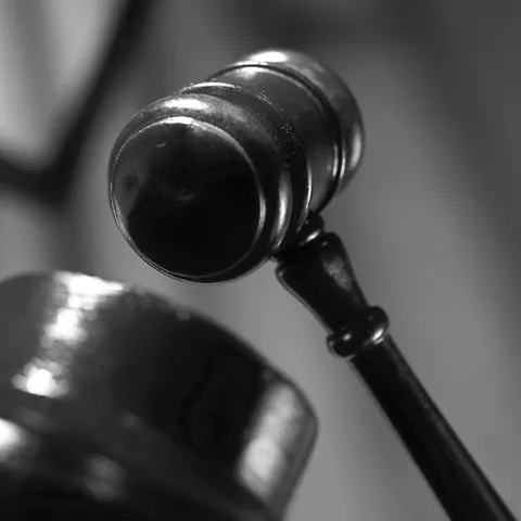 Magistraţii decid astăzi dacă Eugen Preda va fi judecat în continuare în stare de libertate