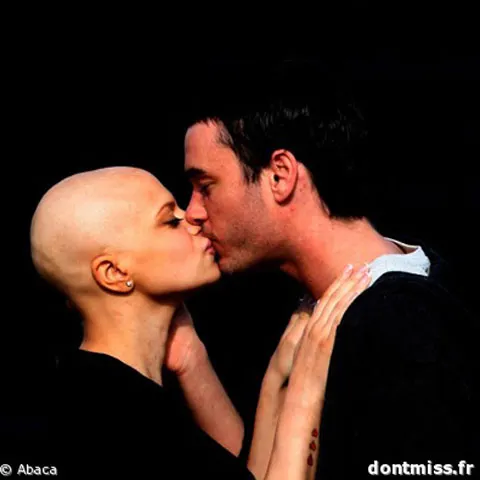 Jade Goody, agresată pe patul de spital