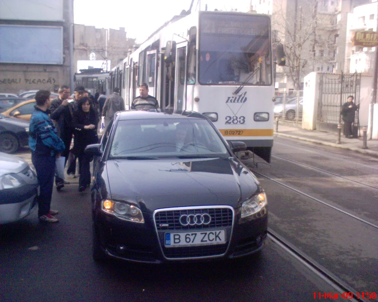 O şeferiţă a blocat timp de 20 de minute circulaţia tramvaielor pe Calea Moşilor
