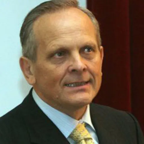 Stolojan: Guvernul poate păstra cota unică, dacă măreşte baza de impozitare