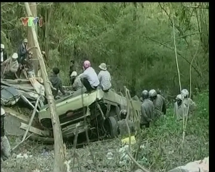 10 morţi şi 14 răniţi într-un accident rutier petrecut în Vietnam 