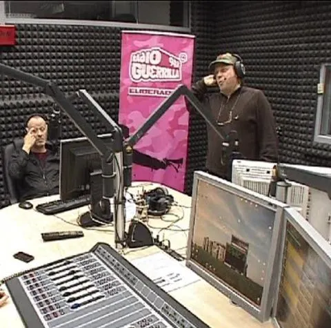 Andrei Gheorghe şi Liviu Mihaiu au revenit în radio, cu o emisiune marca Radio Guerrilla - VEZI VIDEO