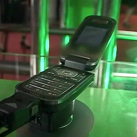 Experţii ne sfătuiesc să nu stocăm date personale în telefonul mobil 