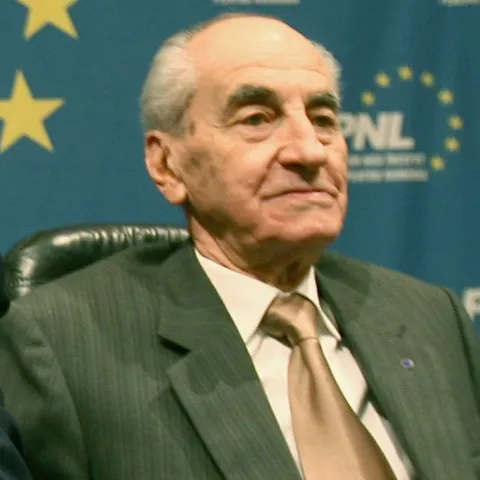 Cinci preşedinţi la PNL în două decenii