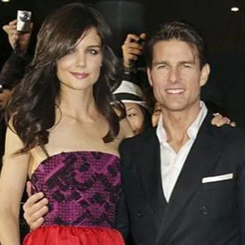 Cu 30.000 de euro, Katie Holmes şi-a recăpătat look-ul