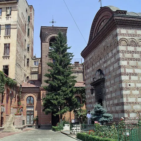 Amplasarea reclamelor pe monumentele din Bucureşti va fi interzisă