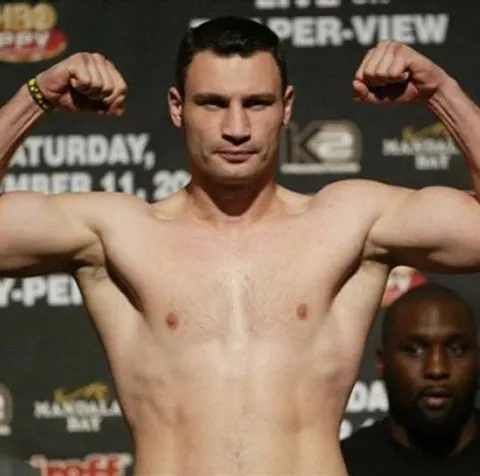Box: Vitali Klitschko l-a învins pe Juan Carlos Gomes şi şi-a păstrat centura WBC