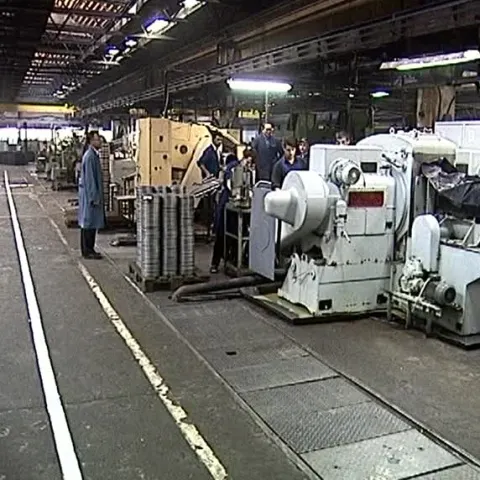 3.000 de angajaţi ai fabricii de rulmenţi din Bârlad au intrat în şomaj tehnic