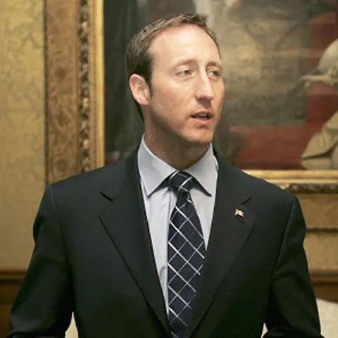 Ministrul canadian al Apărării pare să nu mai fie interesat de funcţia de secretar general al NATO