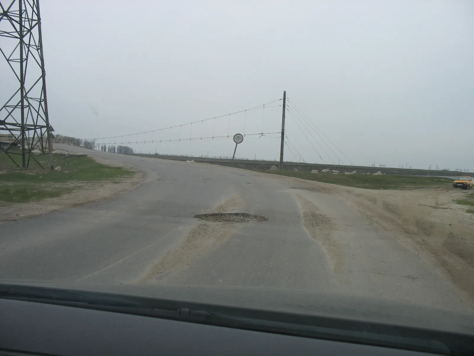Turnu-Măgurele-Corabia, drum distrus de gropi