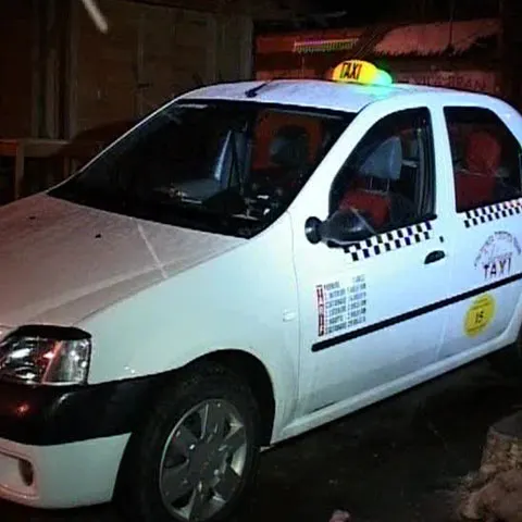 Un taximetrist a fost împuşcat de un client care a vrut să-l jefuiască 