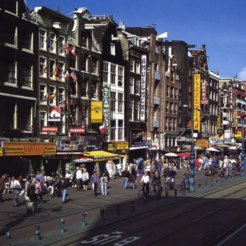 Paznicul unei şcoli din Amsterdam a fost înjunghiat mortal
