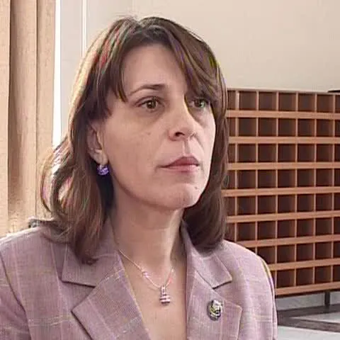 Doina Burcău, deputat PSD şi director de liceu, deşi legea nu permite
