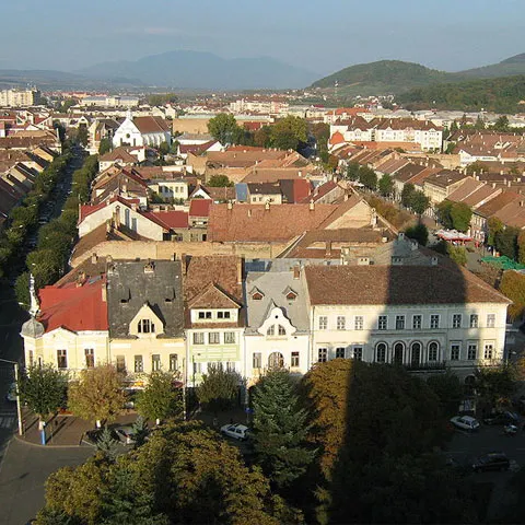 Tavanul unei grădiniţe din Bistriţa s-a prăbuşit cu puţin înainte să vină copiii 
