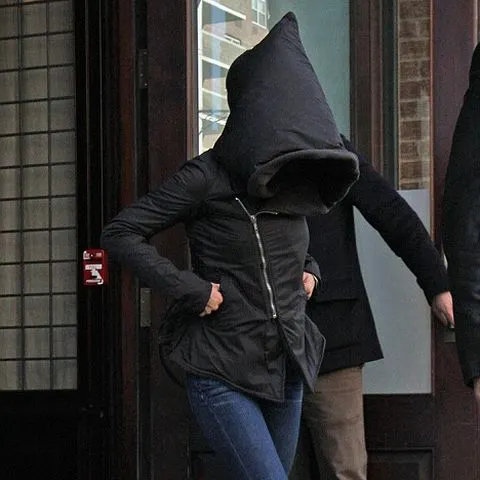 Jennifer Aniston nu mai vrea să scoată capul în lume - VEZI FOTO