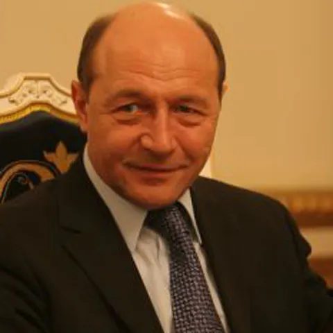 Băsescu spune că va discuta cu Guvernul despre o bancă pentru credite agricole, posibil CEC