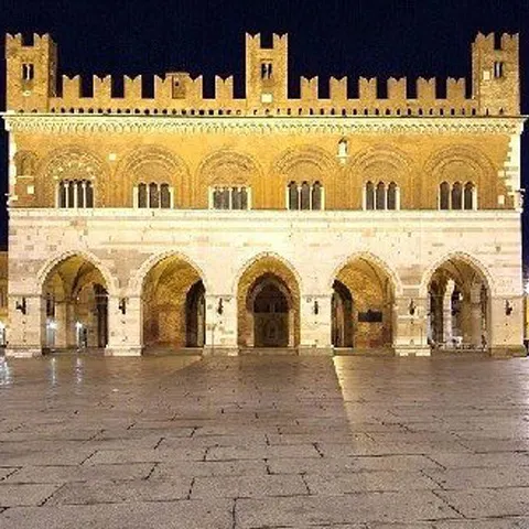 Un român a fost arestat, după ce s-a prefăcut că este infirm, pentru a cerşi bani în Italia