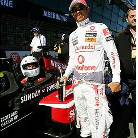 Formula 1: Hamilton a urcat pe locul 3 în MP al Australiei după penalizarea lui Trulli 
