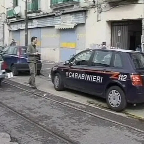 Doi români au fost împuşcaţi de un italian pe care încercau să îl şantajeze