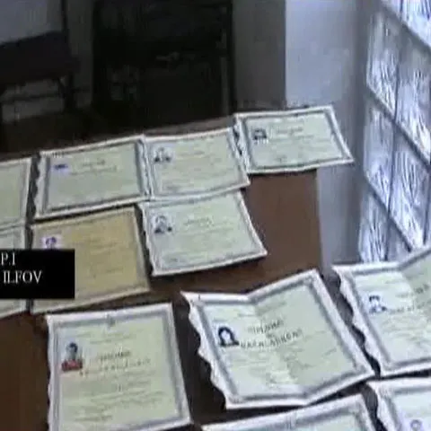 Poliţiştii au făcut verificări la şapte universităţi din ţară, în cazul diplomelor false