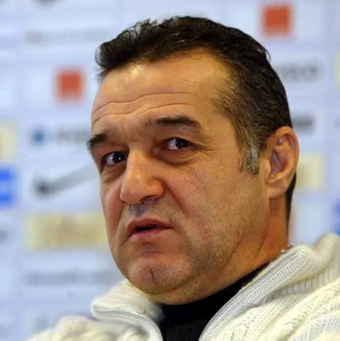 Becali: "Ştiu că se pregăteşte venirea lui Hagi la naţională, dar nu va fi antrenor niciodată"