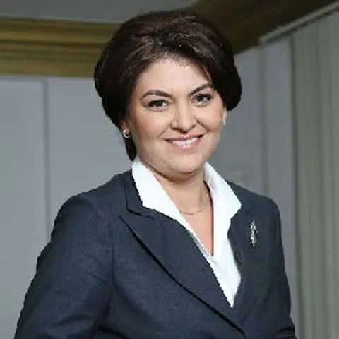 PE cere revizuirea restricţiilor pe piaţa muncii pentru cetăţenii noilor state membre