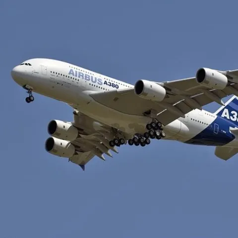 Numărul avioanelor europene ce permit folosirea mobilului în timpul zborului s-ar putea dubla în 2009