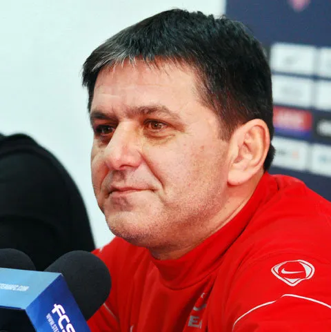 NEWS ALERT: Antrenorul Stelei, Marius Lăcătuş, vorbeşte despre arestarea lui Gigi Becali