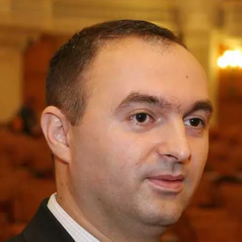 Tinerii liberali îl aleg astăzi pe succesorul lui Cristian Adomniţei 