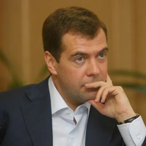 Medvedev a câştigat 124.000 de dolari în 2008, potrivit declaraţiei sale de avere