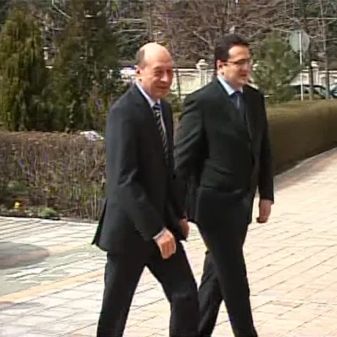 Analiştii şi politicienii vorbesc de o diversiune în cazul Becali organizată de Traian Băsescu