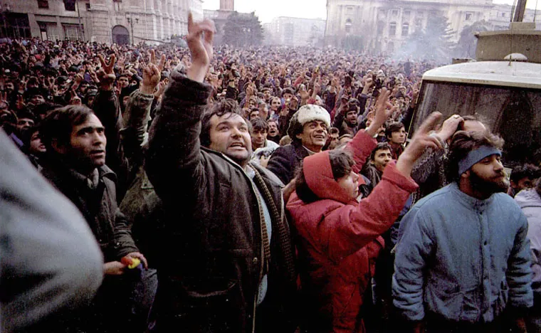 Seamănă revolta din Moldova anului 2009 cu revoluţia română din 1989? Spuneţi-vă părerea