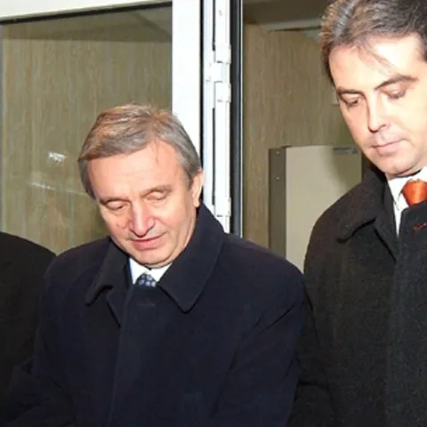 Cei doi diplomaţi români expulzaţi de autorităţile de la Chişinău au revenit în România