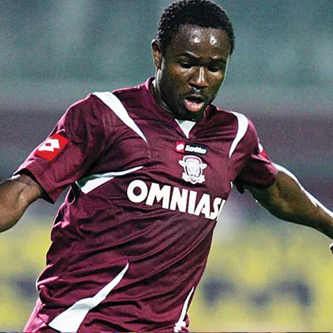 Rapid - Adefemi a fost declarat de FIFA jucător liber, Sichitiu reclamă că s-a judecat pe acte false