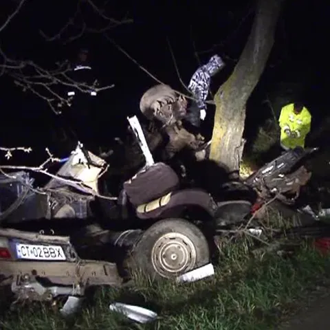 Doi tineri au murit în judeţul Constanţa, în urma unui violent accident