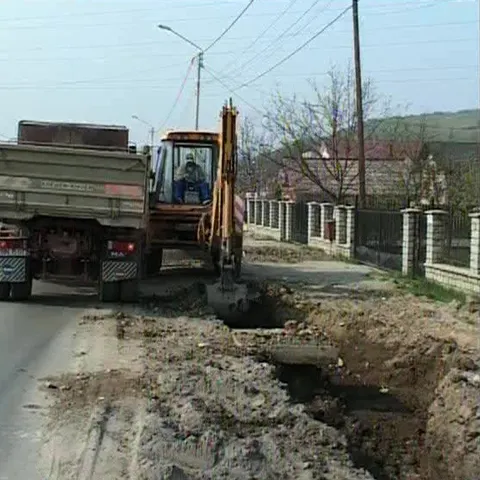 Traficul între Bistriţa şi Viişoara e îngreunat pe o porţiune de trei kilometri