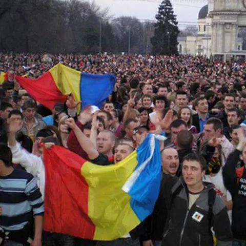 Moldovenii au manifestat în faţa Ambasadei de la Washington