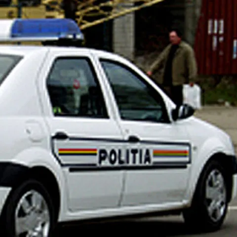 Doi poliţişti rutieri craioveni sunt cercetaţi pentru luare de mită