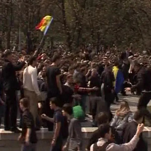 Peste 10.000 de protestanţi au manifestat, duminică, în Piaţa Marii Adunări Generale din Chişinău - VEZI VIDEO