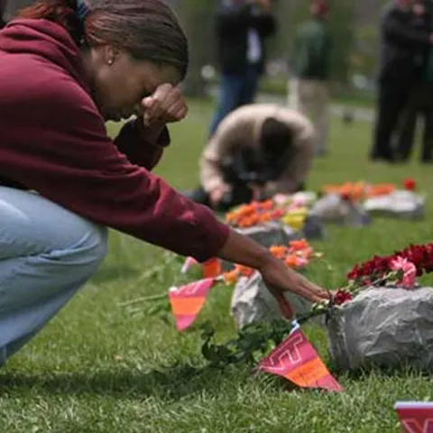 Virginia Tech se pregăteşte să comemoreze doi ani de la cel mai sângeros atac dintr-o şcoală din SUA