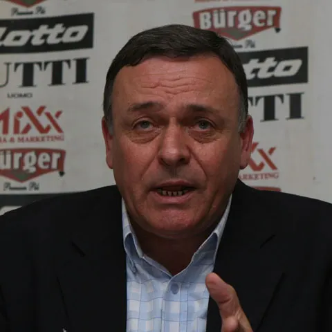 Procurorii au făcut percheziţie în casa lui Gheorghe Constantin