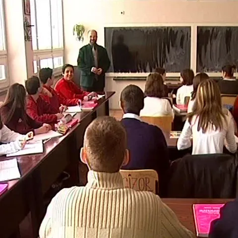 Profesorii vor munci mai mult pe bani mai puţini, după aplicarea ordonanţei de rectificare bugetară