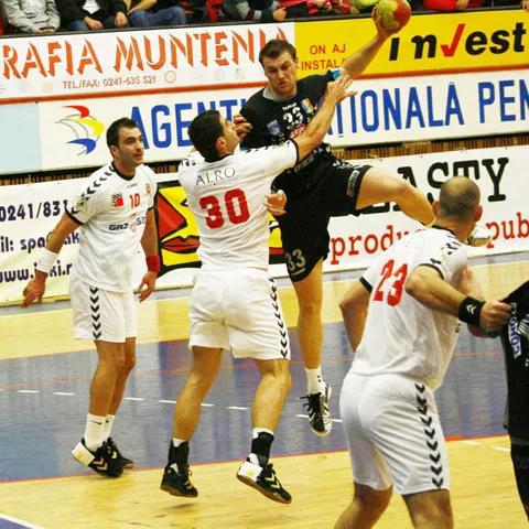 Handbal: Dinamo-HCM Constanţa 27-31, într-un meci restant din etapa a 22-a