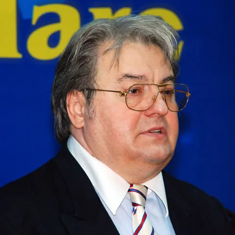 C.V. Tudor spune că a câştigat procesul cu Administraţia Prezidenţială în cazul "Steaua României"
